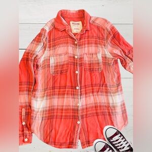 Mossimo Boyfriend Shirt Size Small Red, White, and Blue